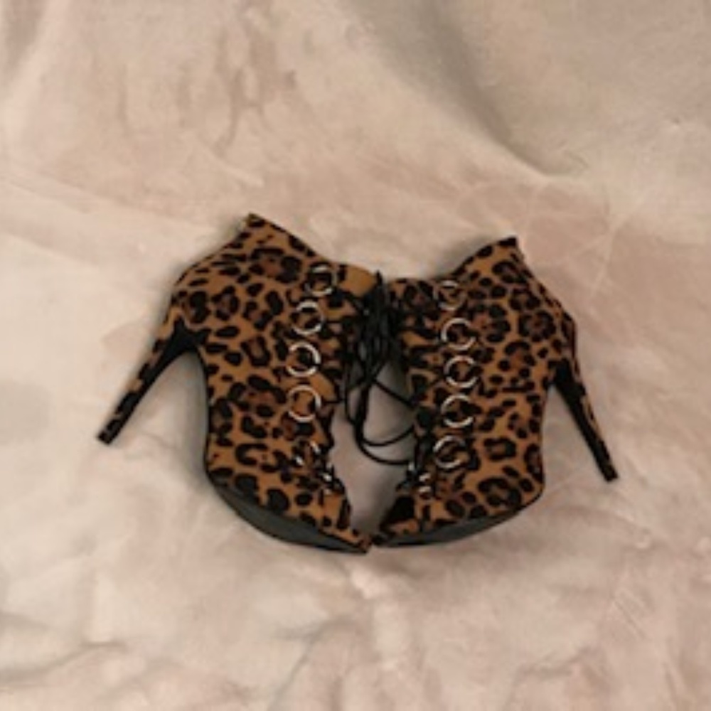 3/30 Dollhouse Faux Leopard Bootie